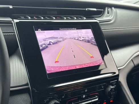 Used 2025 Jeep Grand Cherokee L Altitude image 17