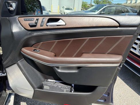 Used 2015 Mercedes-Benz GL 63 AMG 4MATIC image 14