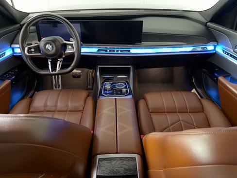 Used 2023 BMW 760i xDrive w/ Executive Package AWD/4WD image 17