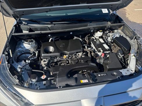 Used 2021 Toyota RAV4 LE image 41