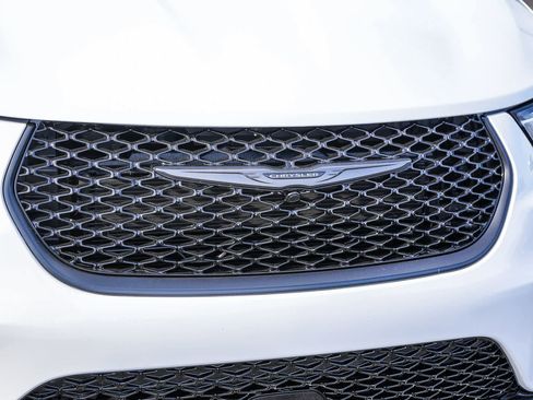 New 2026 Chrysler Pacifica Select FWD image 5