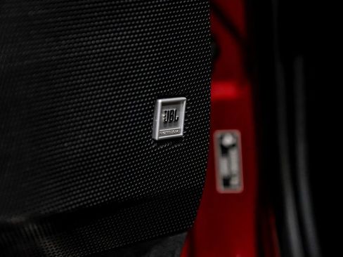 Used 2022 Ferrari SF90 Spider image 35