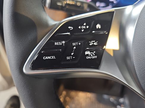 Used 2026 Mercedes-Benz GLC 300 4MATIC image 18