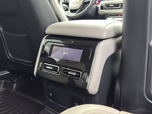 Used 2025 Lincoln Aviator Reserve w/ Illumination Package image 28