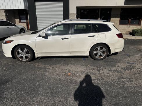 Used 2011 Acura TSX Sport Wagon FWD image 1