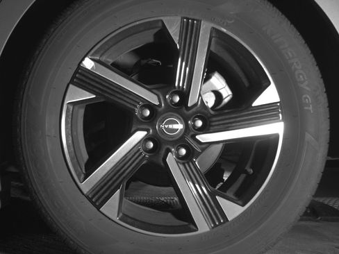 Used 2025 Nissan Sentra SV FWD image 14