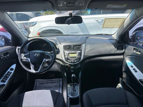 Used 2013 Hyundai Accent SE FWD image 12
