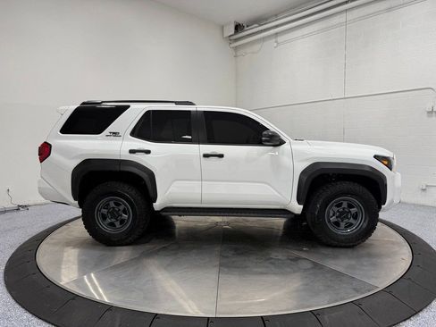Used 2025 Toyota 4Runner TRD Off-Road image 8