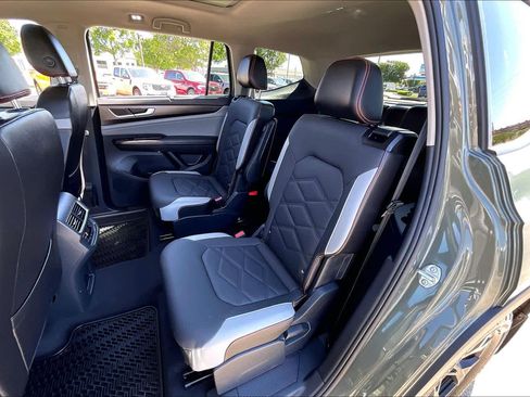 Used 2024 Volkswagen Atlas Peak Edition SEL AWD/4WD image 21