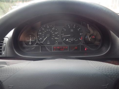 Used 2005 BMW 325i Sedan RWD image 8
