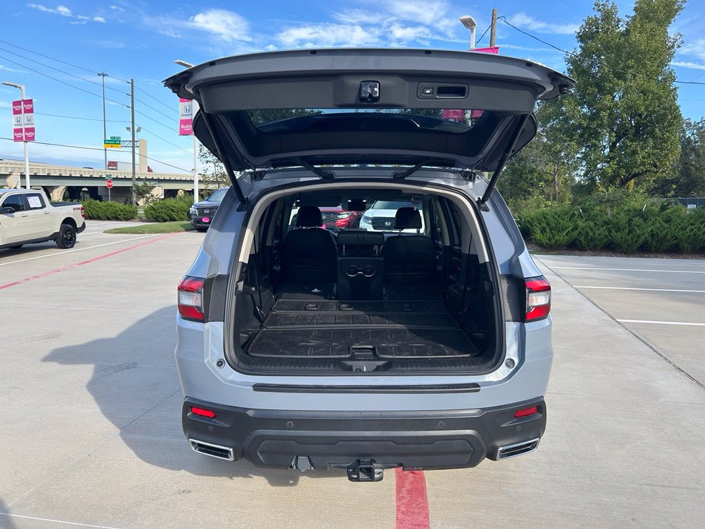 Used 2023 Honda Pilot Touring image 8