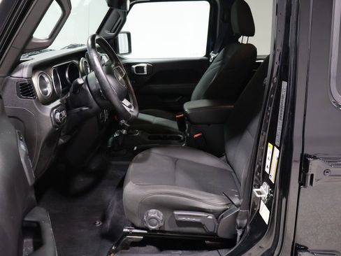 Used 2019 Jeep Wrangler Unlimited Sahara w/ Dual Top Group image 10