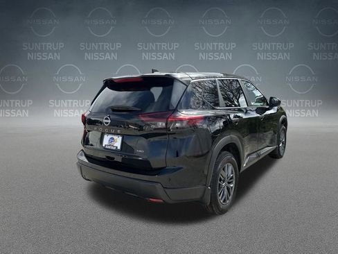 Used 2025 Nissan Rogue S image 38