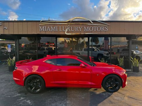 Used 2019 Chevrolet Camaro SS image 1