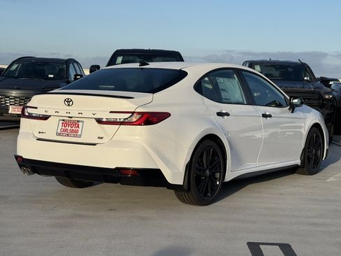 New 2026 Toyota Camry Hybrid FWD image 13