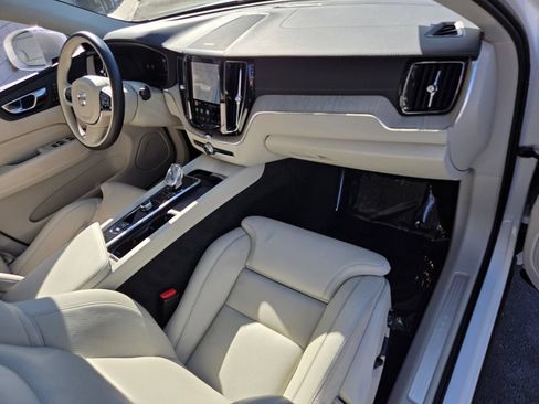 Used 2022 Volvo XC60 B5 Inscription w/ Climate Package FWD image 22
