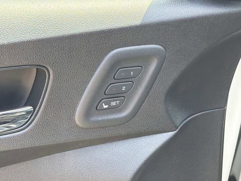 Used 2016 Honda CR-V Touring image 17