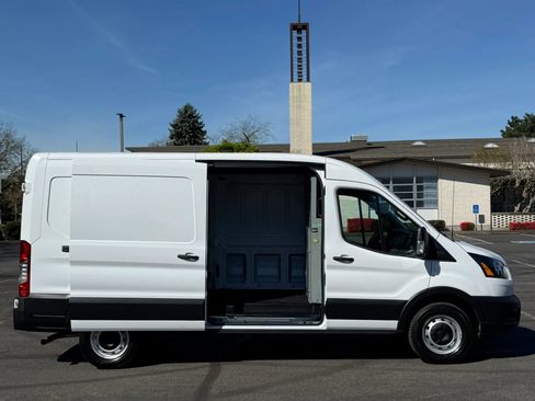 Used 2023 Ford Transit 250 Medium Roof image 22