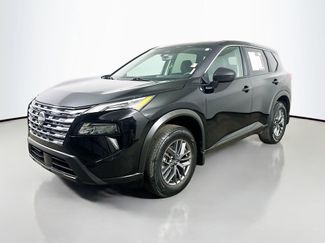 Used 2024 Nissan Rogue S video 3