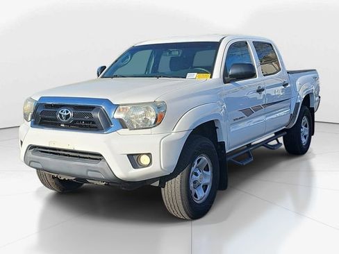 Used 2015 Toyota Tacoma PreRunner w/ SR5 Package image 8