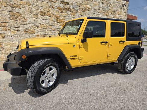 Used 2015 Jeep Wrangler Unlimited Sport w/ Quick Order Package 24S AWD/4WD image 2