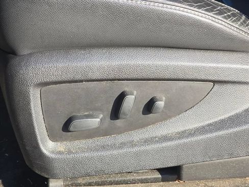 Used 2017 Chevrolet Silverado 1500 LTZ AWD/4WD image 32