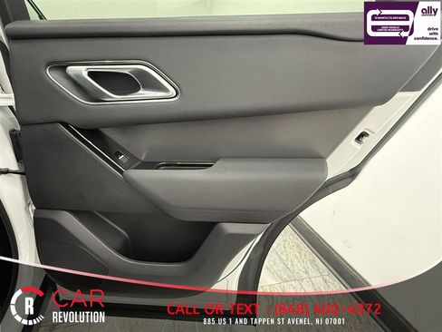Used 2025 Land Rover Range Rover Velar Dynamic SE AWD/4WD image 40