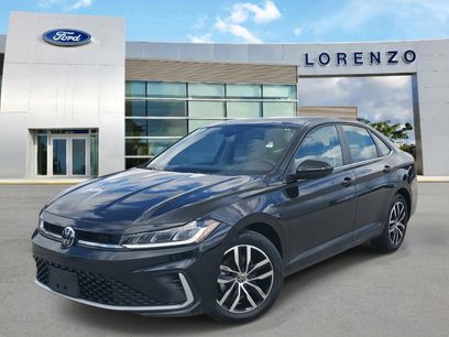 Used 2025 Volkswagen Jetta SE w/ Sunroof Package