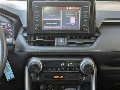 Used 2019 Toyota RAV4 LE image 13