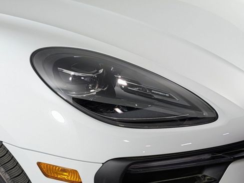 New 2026 Porsche Macan AWD/4WD image 15