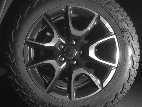 Used 2025 Jeep Compass Trailhawk AWD/4WD image 14