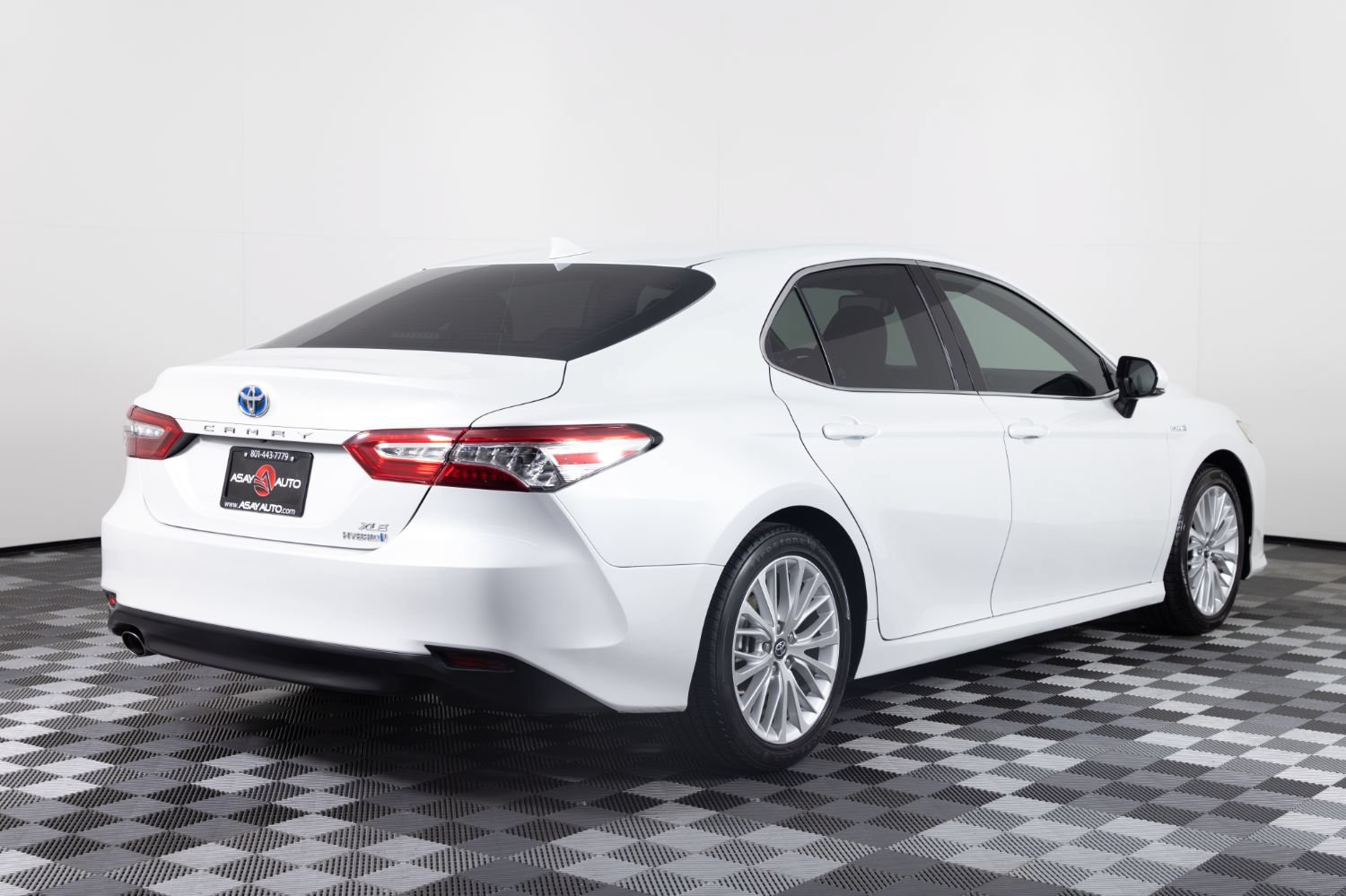 Used 2019 Toyota Camry XLE FWD image 7