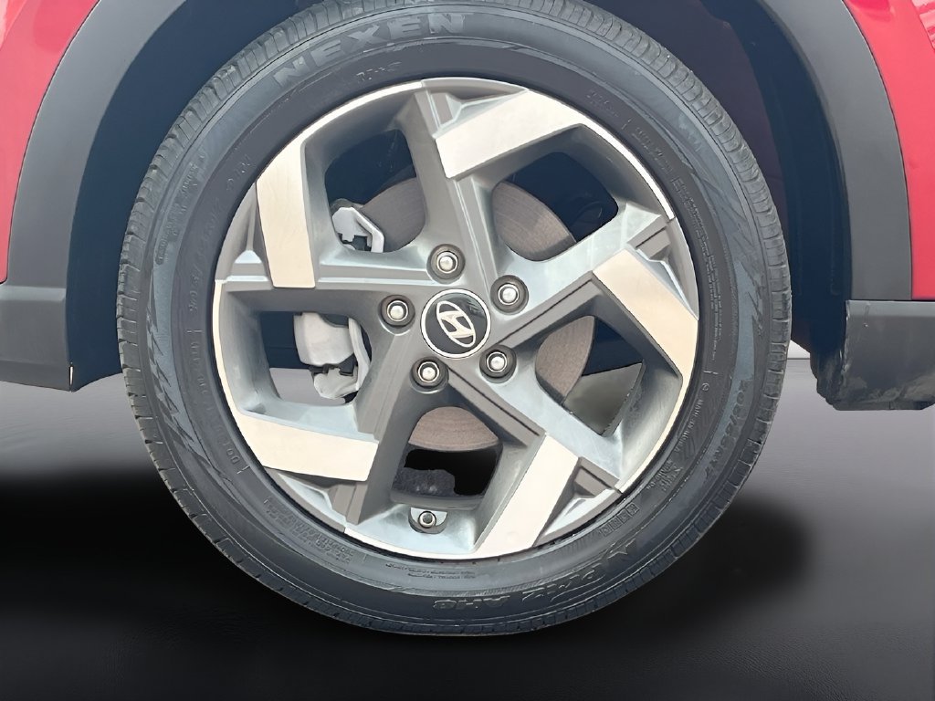 Used 2025 Hyundai Venue Limited FWD image 31
