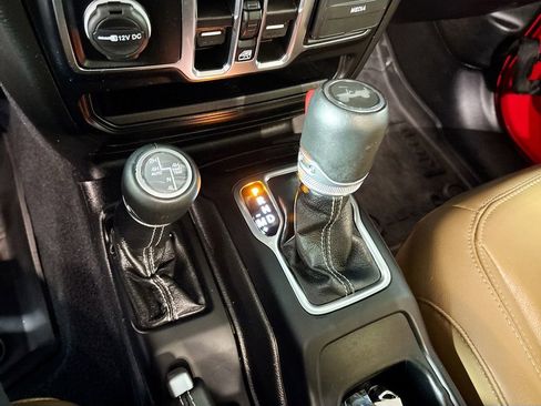 Used 2022 Jeep Wrangler Unlimited Sahara w/ Cold Weather Group image 16