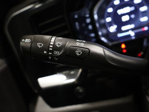 Used 2023 GMC Sierra 1500 SLT w/ SLT Convenience Package image 33