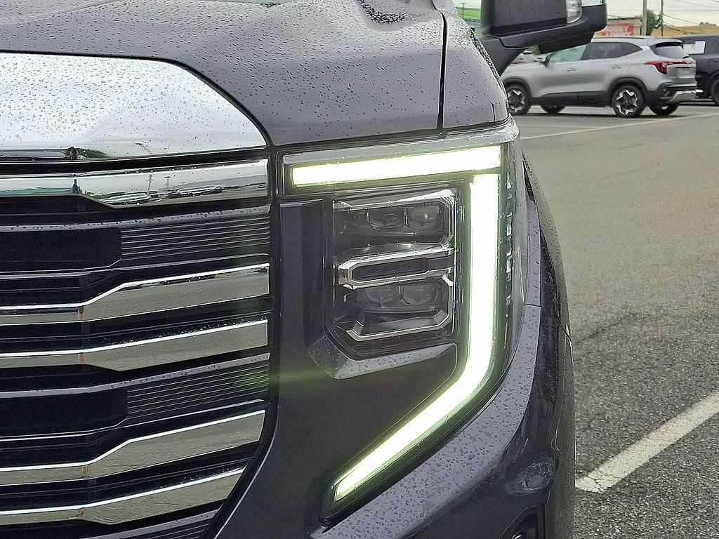 Used 2024 GMC Sierra 1500 SLT w/ SLT Convenience Package AWD/4WD image 34