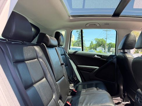 Used 2017 Volkswagen Tiguan Sport AWD/4WD image 27