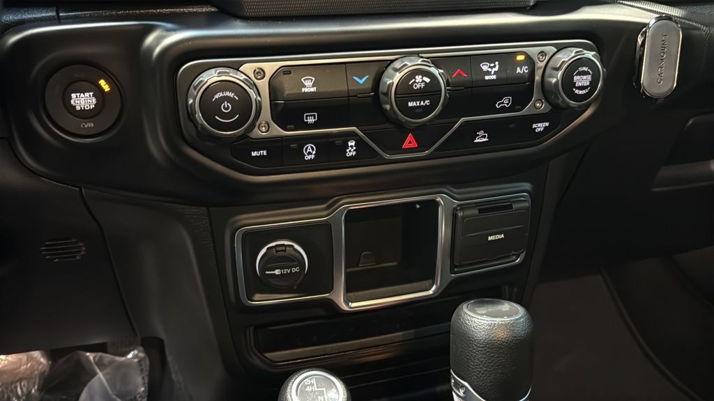 Used 2023 Jeep Wrangler Sport AWD/4WD image 22