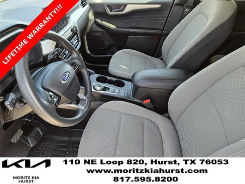 Used 2022 Ford Escape SE image 18