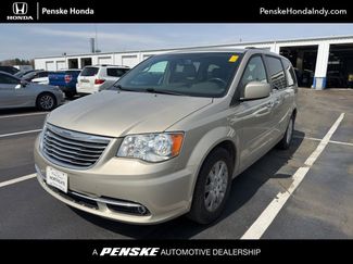 Used 2015 Chrysler Town & Country Touring w/ Driver Convenience Group video 1