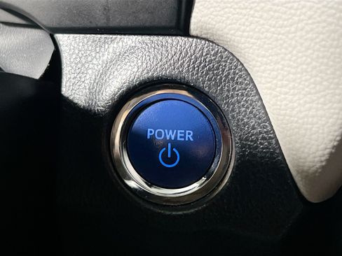 Used 2021 Toyota RAV4 XLE w/ Convenience Package AWD/4WD image 23