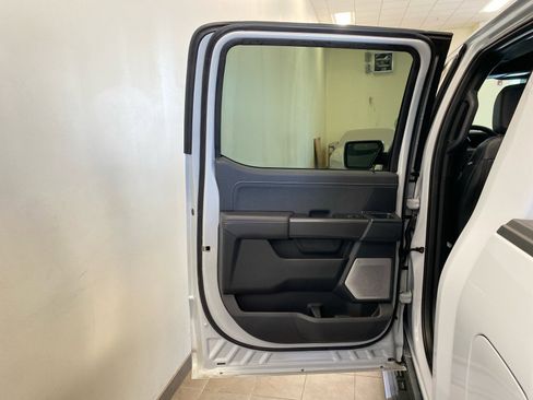 New 2025 Ford F150 Lariat w/ Equipment Group 502A High image 8