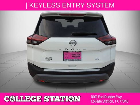 Certified 2023 Nissan Rogue SV FWD image 5