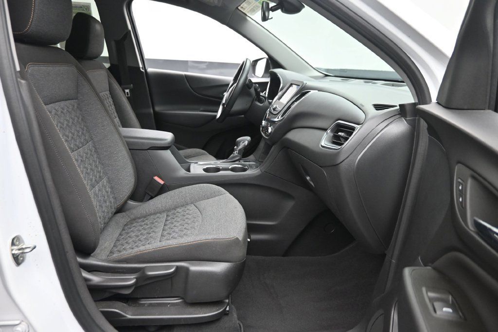 Used 2023 Chevrolet Equinox LT AWD/4WD image 9