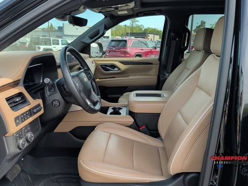 Used 2023 Chevrolet Tahoe Premier w/ Premium Package 2 AWD/4WD image 15