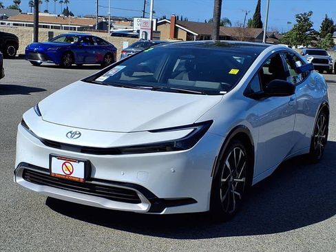 Used 2024 Toyota Prius Prime image 3