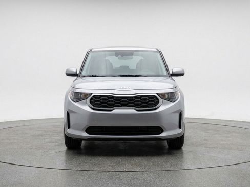 Used 2025 Kia Soul LX w/ LX Technology Package FWD image 2