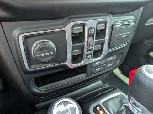 Used 2019 Jeep Wrangler Unlimited Sport S AWD/4WD image 21