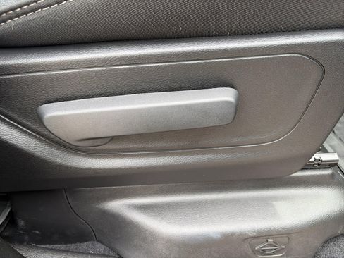Used 2025 RAM 1500 Big Horn AWD/4WD image 33