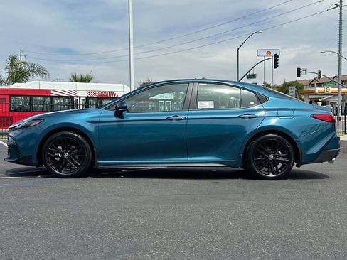 New 2026 Toyota Camry SE image 2